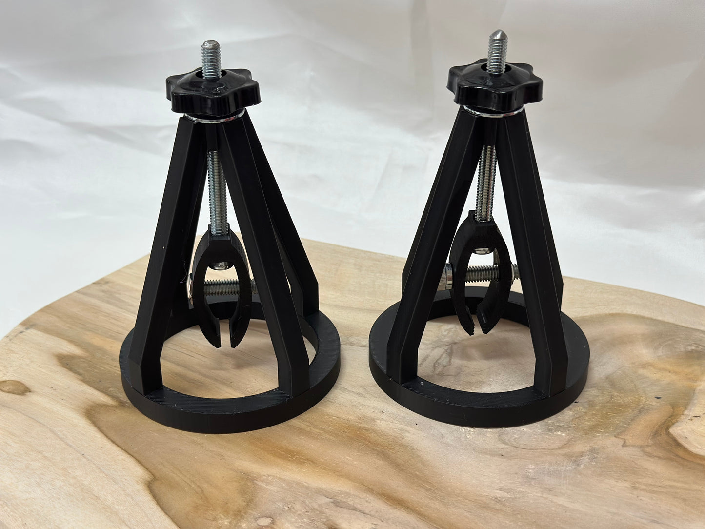 Adjustable nipple stretcher β PLA and metal BDSM sensory play accessory for extreme nipple stretching, suitable for all genders.