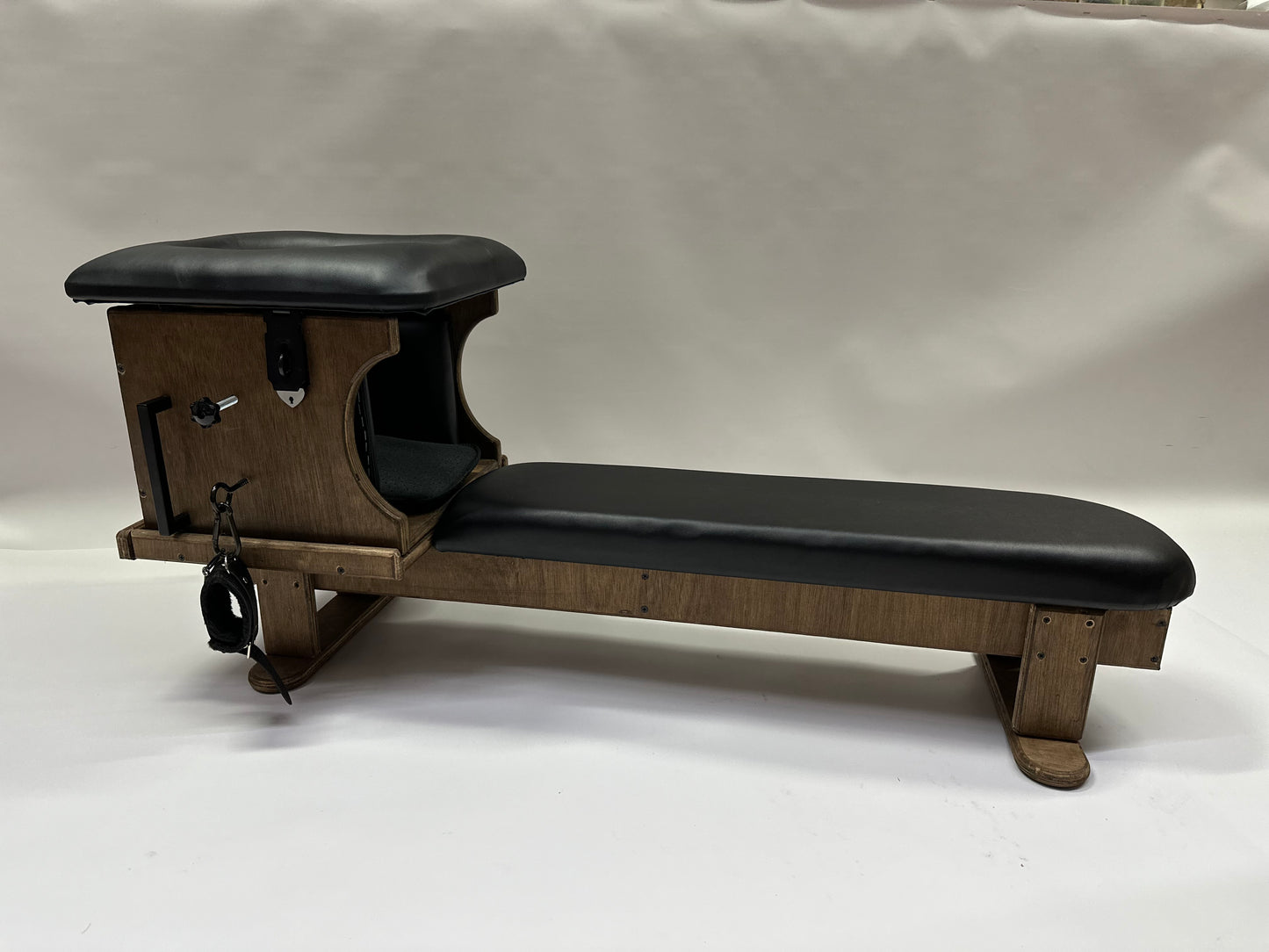 Brown Queening Chair - Luxurious Smotherbox & Bench Set for Oral Sex Enjoyment, Essential BDSM Dungeon Furniture, Perfect for Adventurous Lovers