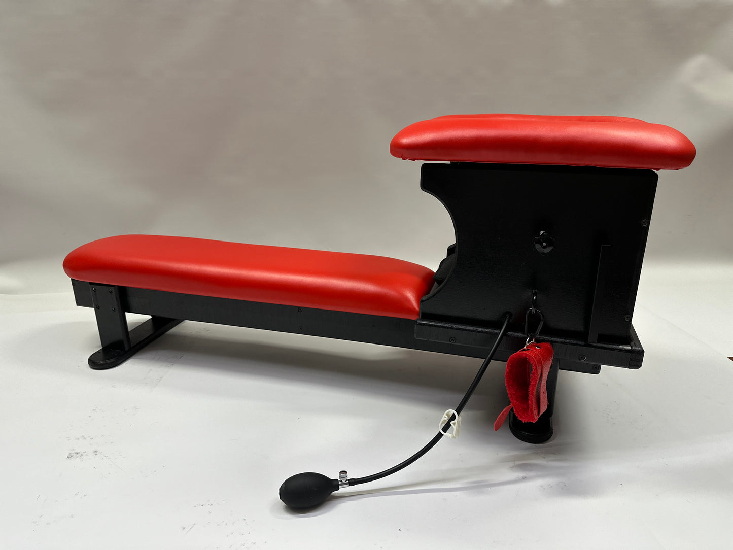 Adjustable smotherbox queening chair + bench for BDSM sensory deprivation
Padded smotherbox queening chair with integrated bench in white
Black smotherbox queening chair + bench with adjustable ventilation
Pink smotherbox queening chair + bench for solo or partner sensory play