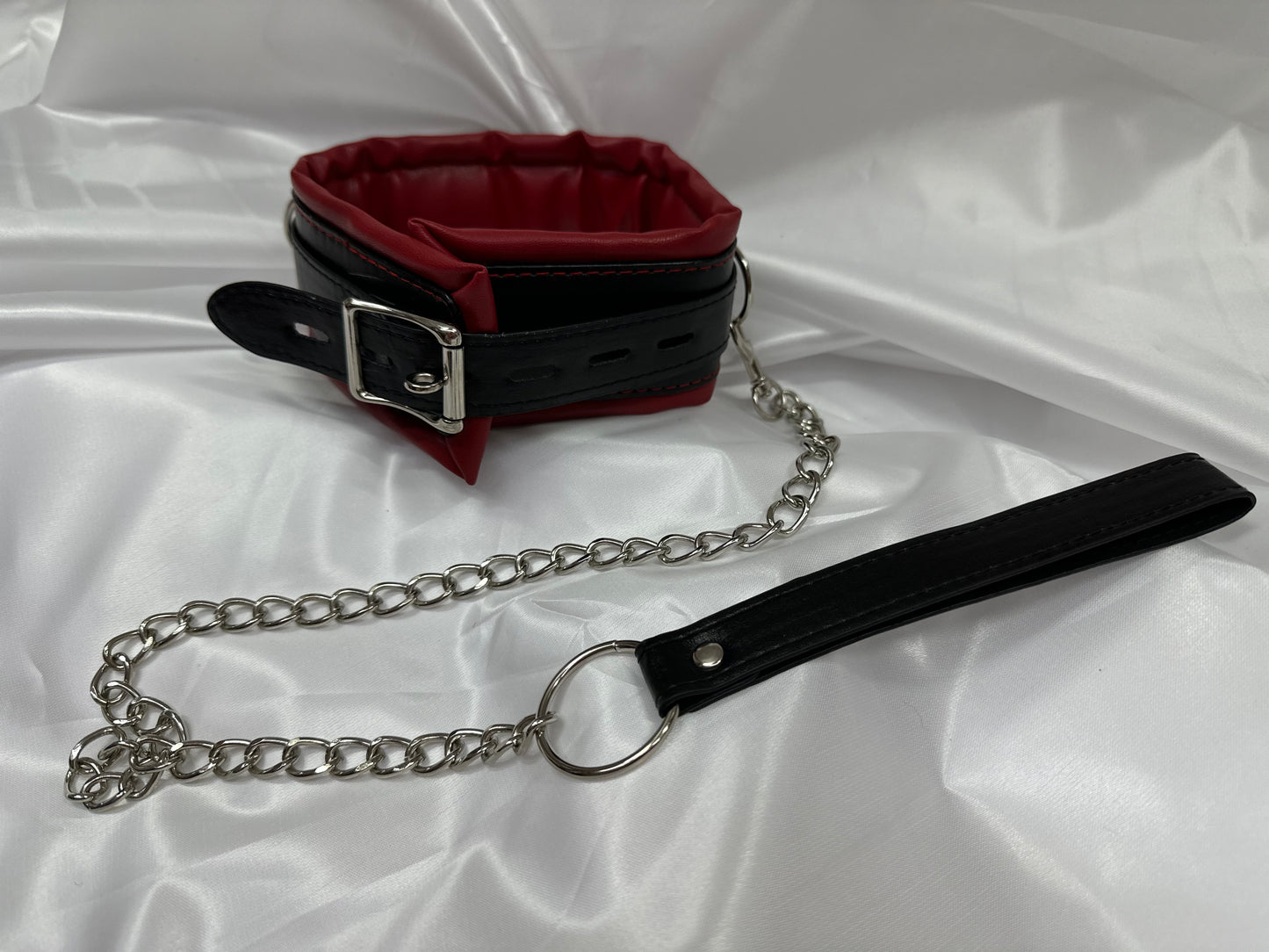 Luxury Leather Collar with Metal Leash – Elegant & Durable Restraint
