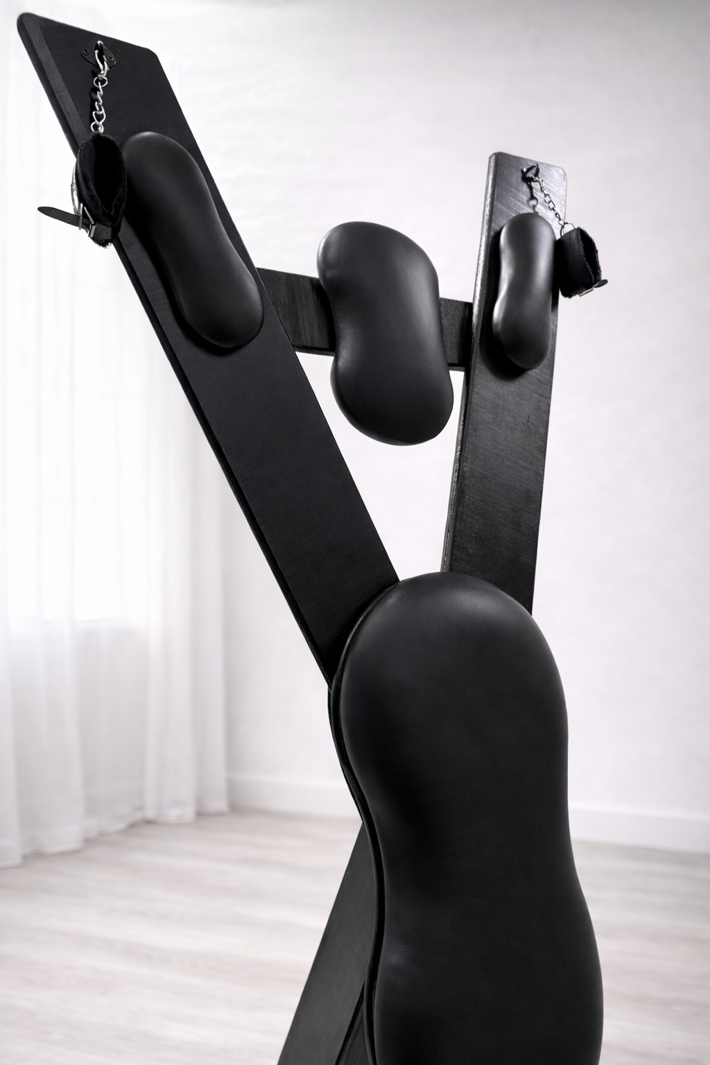 Hardwood St. Andrew’s Cross – Modular Padded Restraint Frame with Quick-Release System (Black-Black)