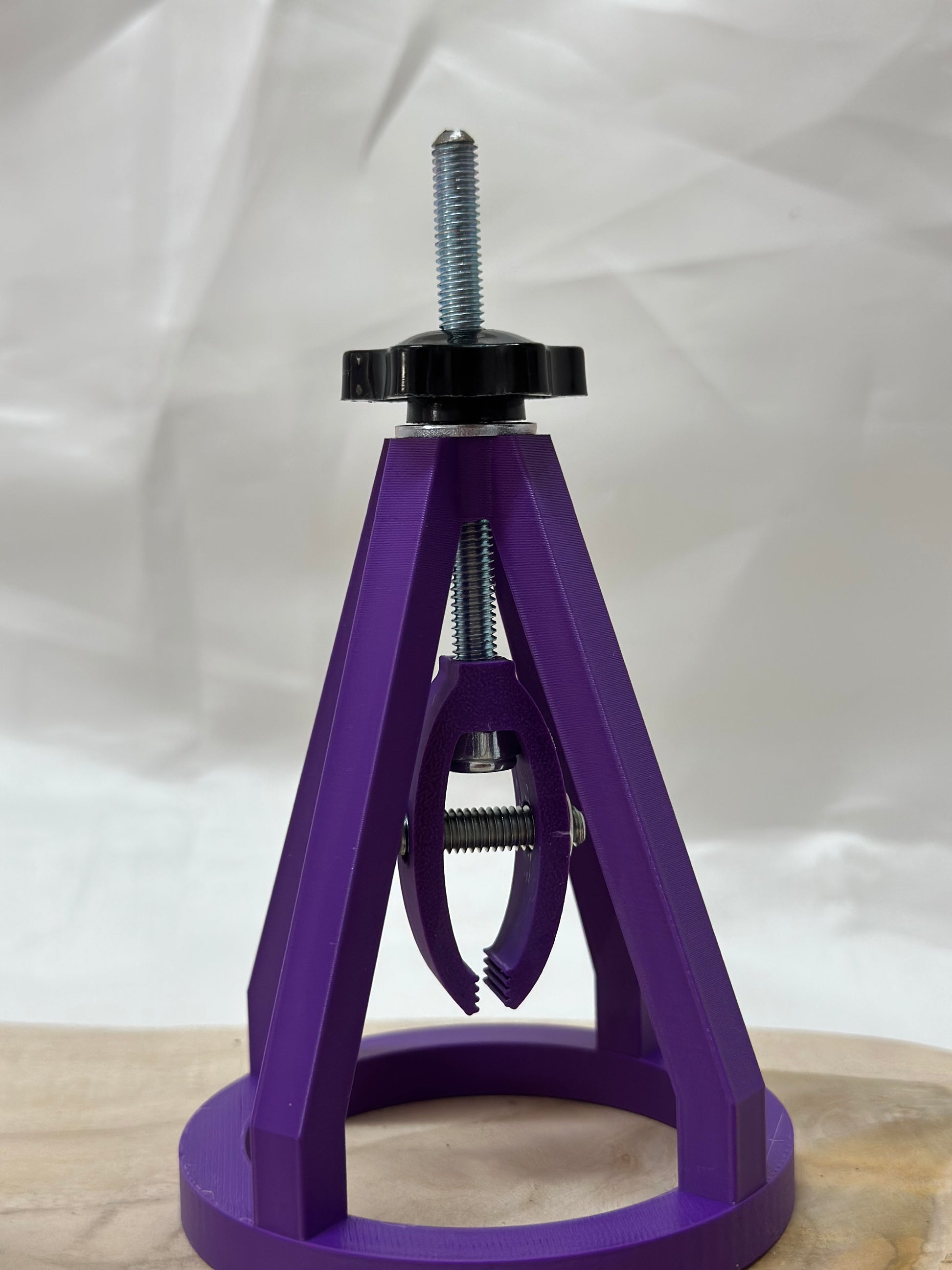 Adjustable nipple stretcher – PLA and metal BDSM sensory play accessory for extreme nipple stretching, suitable for all genders.