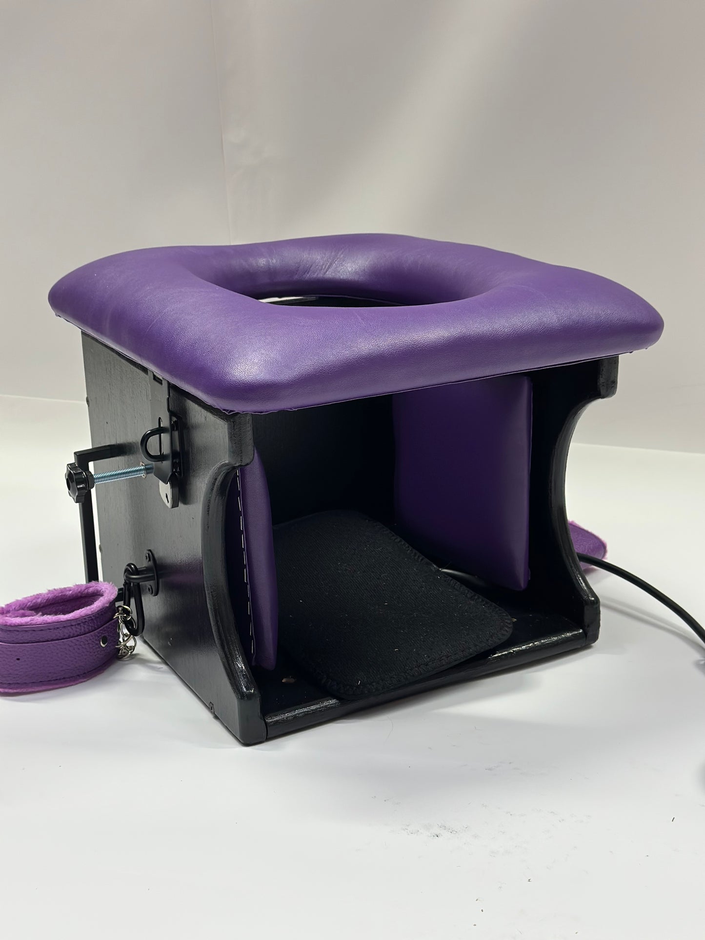 Smotherbox Queening Throne – Adjustable Sensory Control BDSM Chair (Black/Purple)