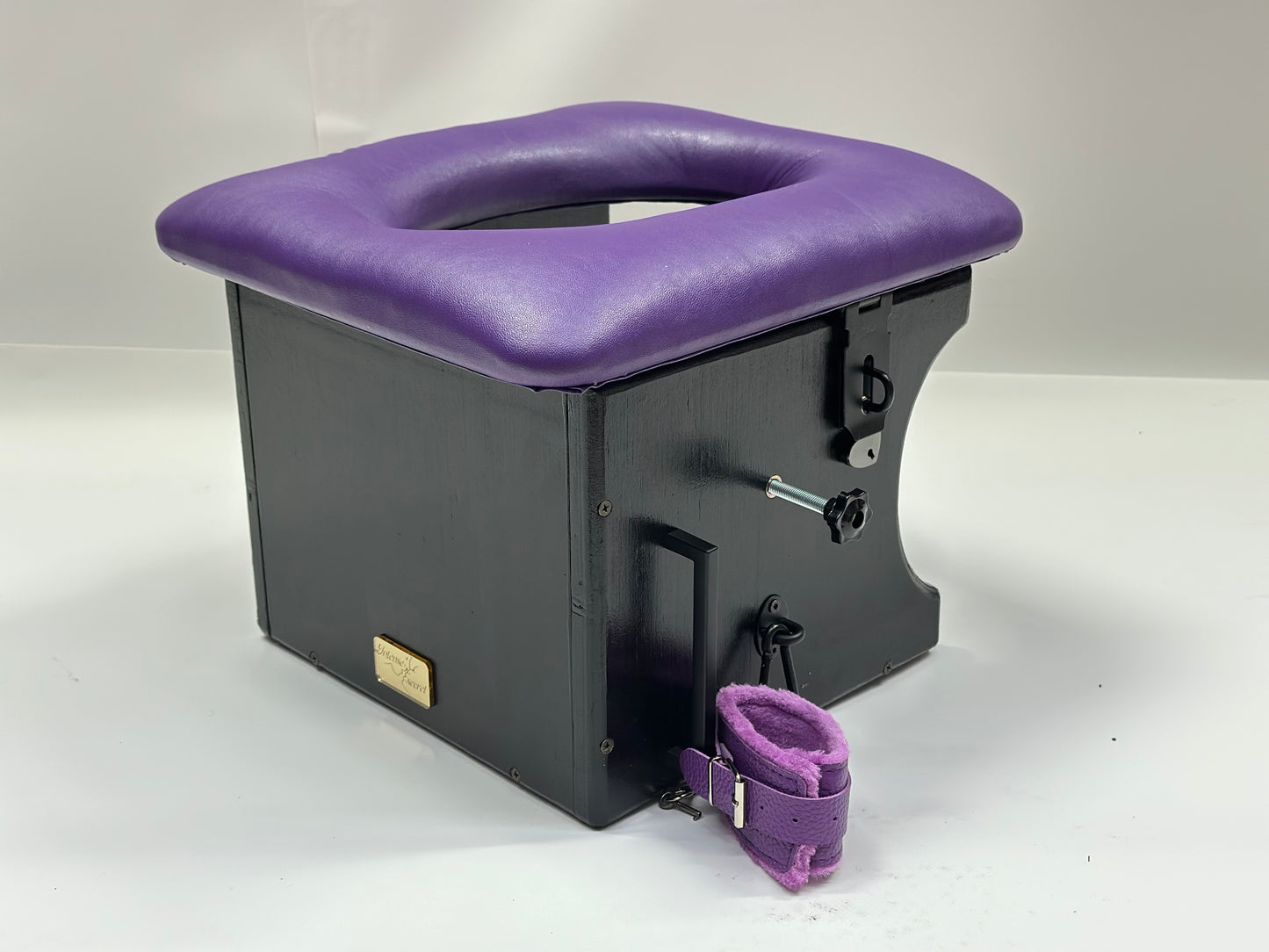 Smotherbox Queening Throne – Adjustable Sensory Control BDSM Chair (Black/Purple)