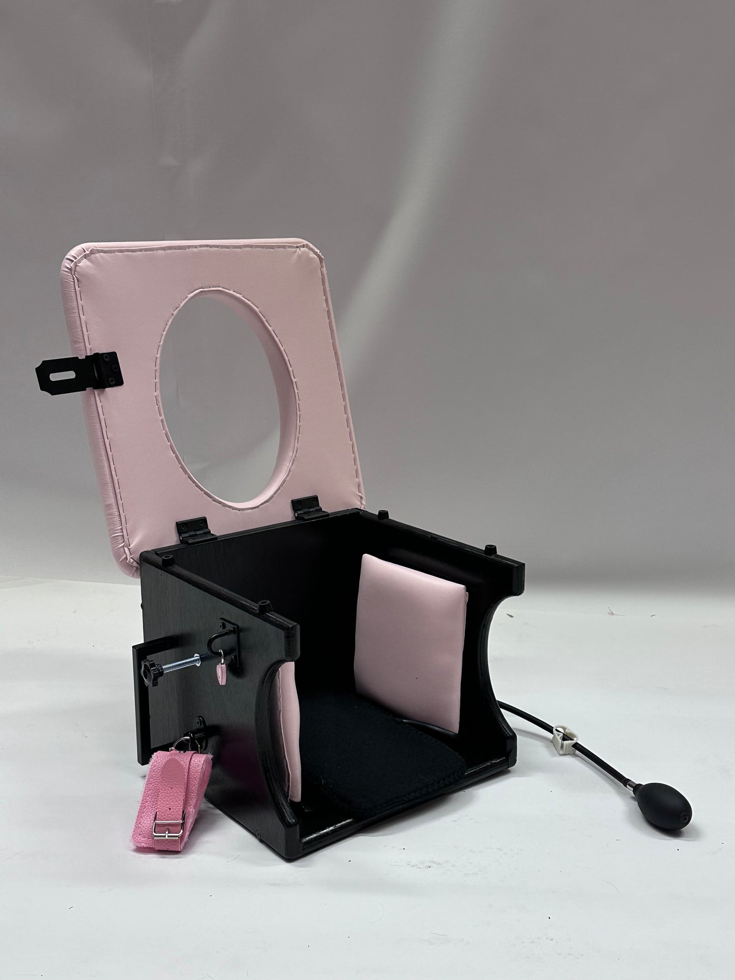 Smotherbox Queening Throne – Adjustable Sensory Control BDSM Chair (Black/Pink)