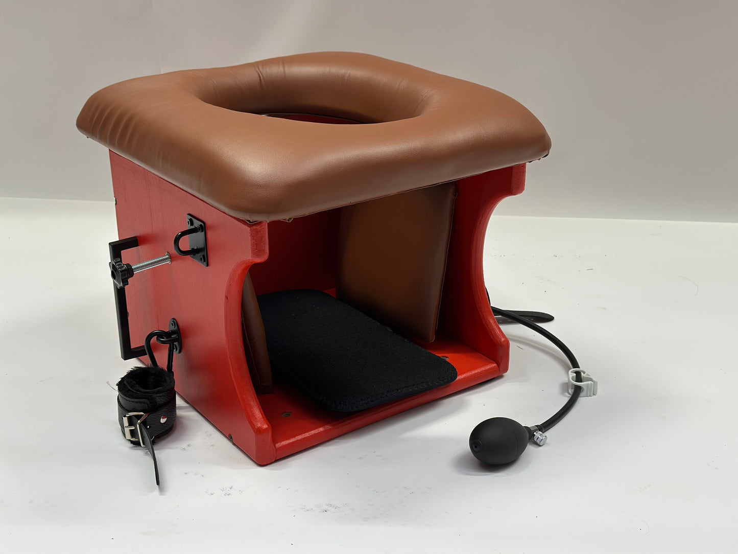 Smotherbox Queening Throne – Luxury Sensory Control BDSM Chair (Red/Cognac)